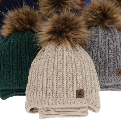 Czapka i komin dla chłopca zimowy komplet, czarny, z pomponem Pago