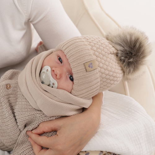 Czapka i szalik dla dziewczynki zimowy komplet, jasnoróżowy, wiązany, z pomponem Bianca