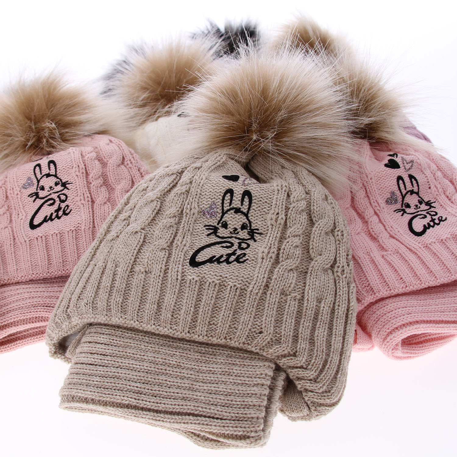 Czapka i komin dla dziewczynki zimowy komplet, różowy, z pomponem Treccia