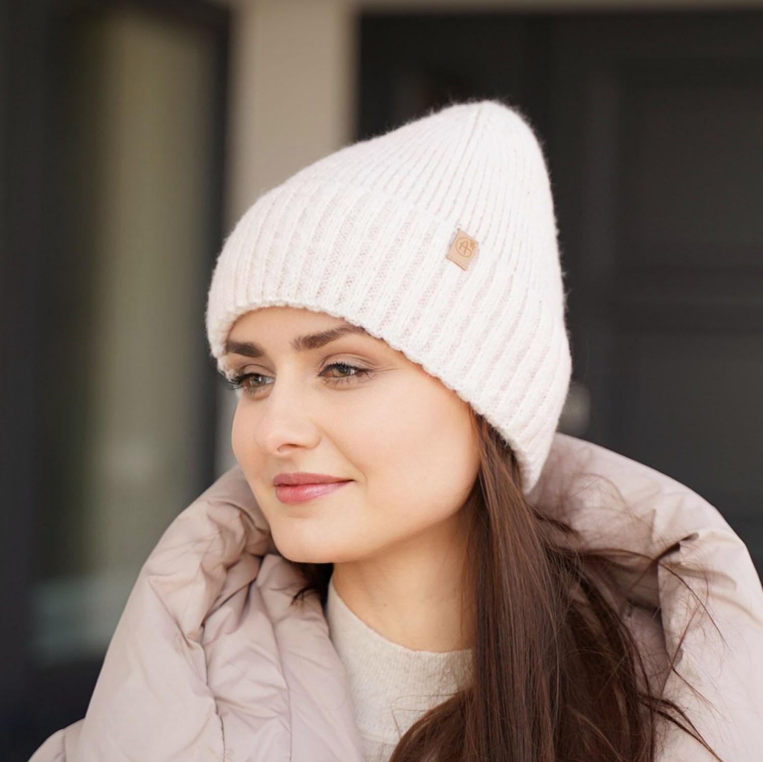 Czapka zimowa damska, różowa, z wełną merino Alvara