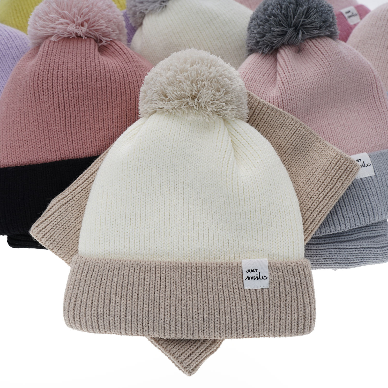 Czapka i komin dla dziewczynki zimowy komplet, różowy, z pomponem Rosalin