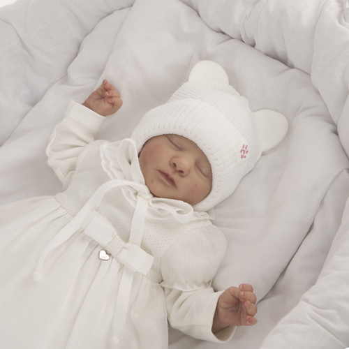 Czapka zimowa dla dziewczynki, biała, wiązana Lala