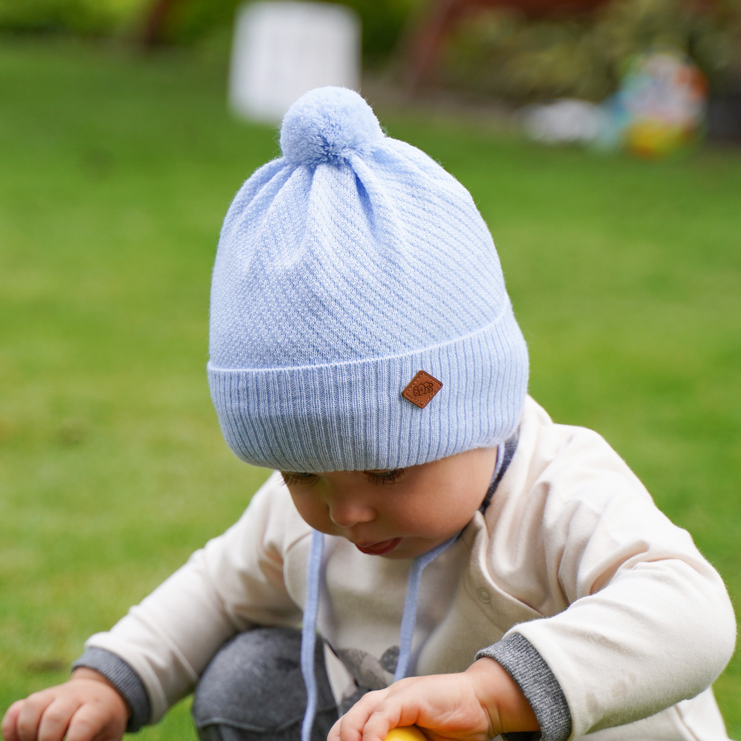 Czapka jesienna, wiosenna dla chłopca, khaki, wiązana Halmin