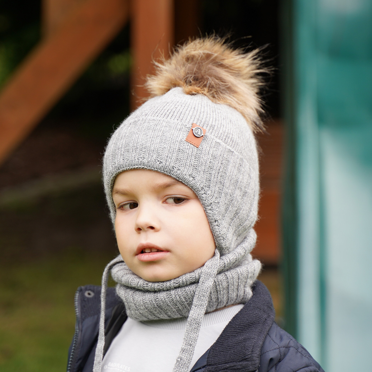 Czapka i komin dla chłopca zimowy komplet, jeansowy, wiązany Dominik